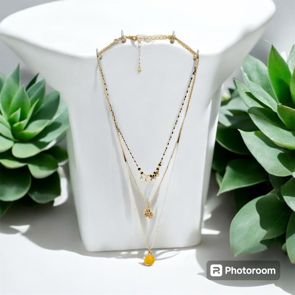 Gold Layered Necklace Set - Picture 2 of 8
